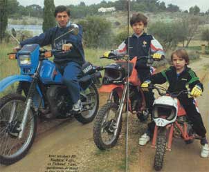 Thibaut Giresse sur sa moto à droite